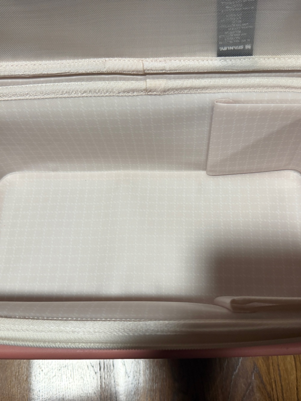 Stanley Pink and White Lunch Case with Top Handle - Picture 7 of 8